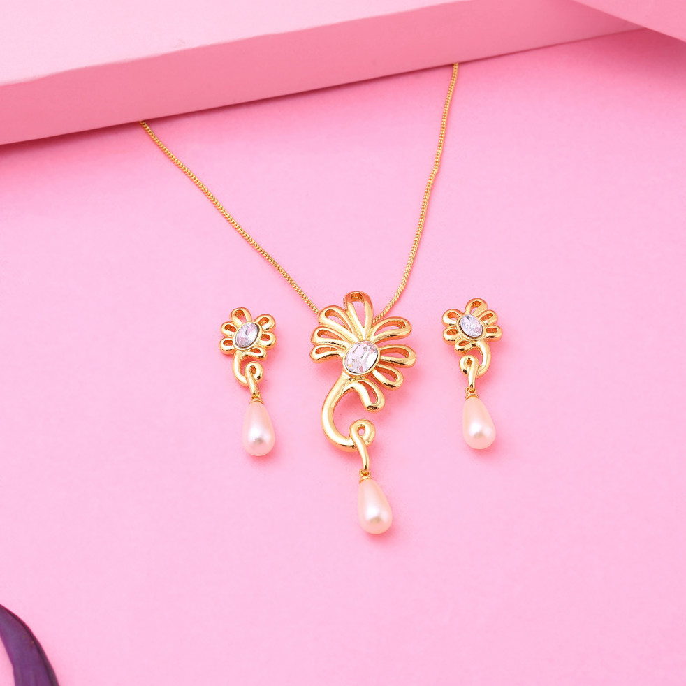 Estele Gold Plated Floral Designer Necklace Set with Crystals & Pearl