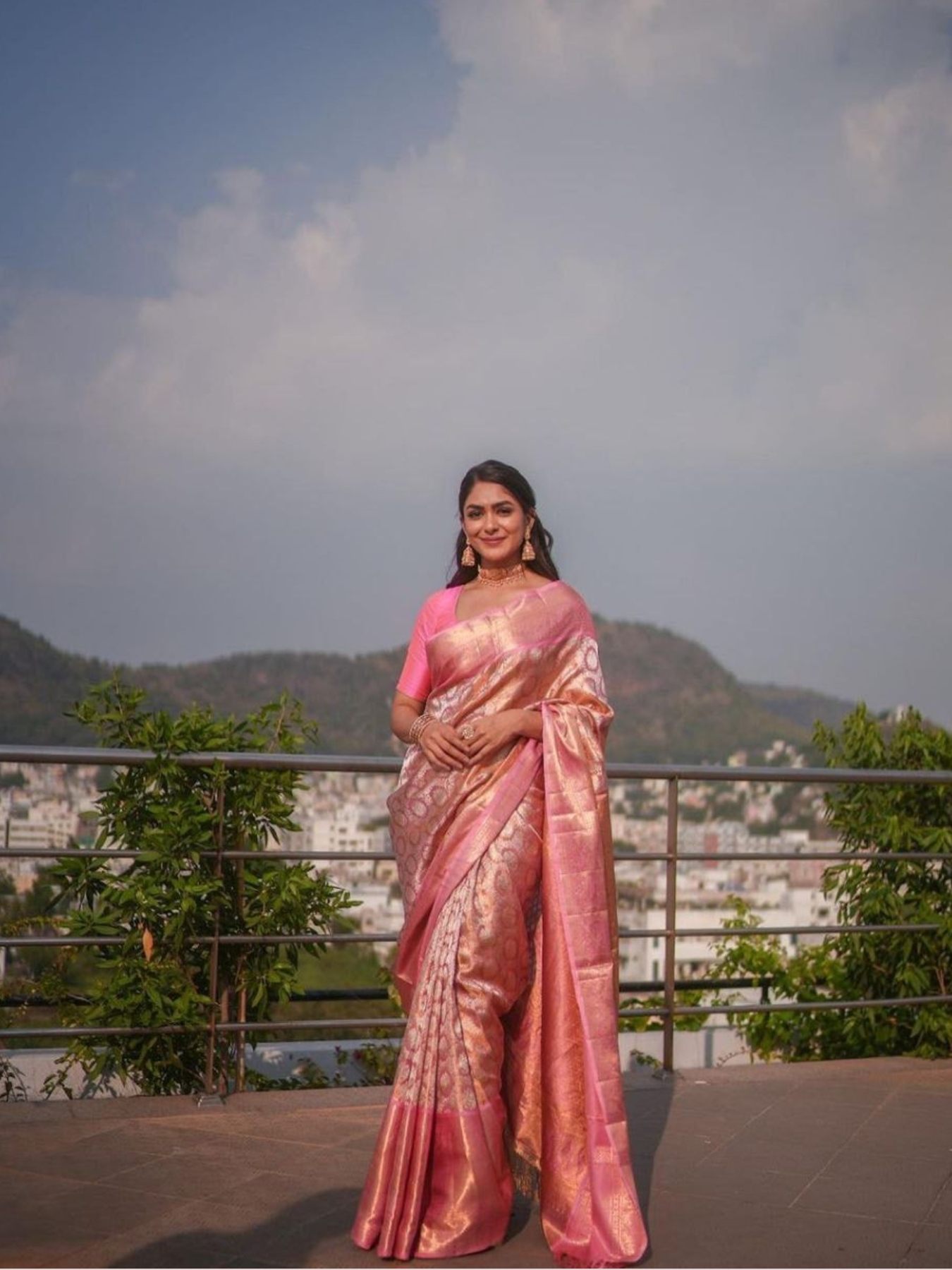 Banarasi Silver Zari Weaving Soft Silk Saree (Pink)